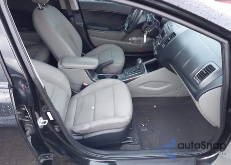 2015 Kia Forte Lx z USA, uszkodzony, nr VIN KNAFX4A6XF5399640